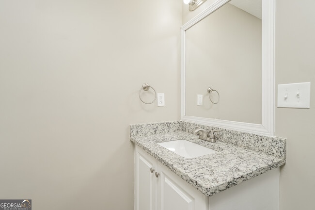 Building Photo - 145 Fairclift Dr