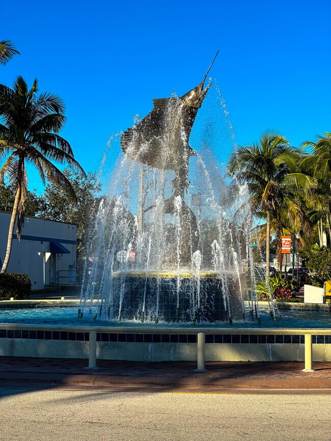 Building Photo - 1360 SW Albatross Way