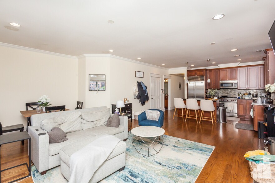 Building Photo - 2708 N Lehmann Ct