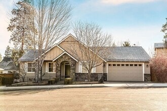 Building Photo - Must see one level home in NW Bend