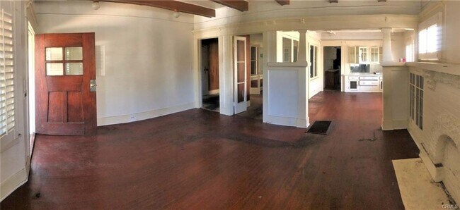 Building Photo - 1225 W 41st St