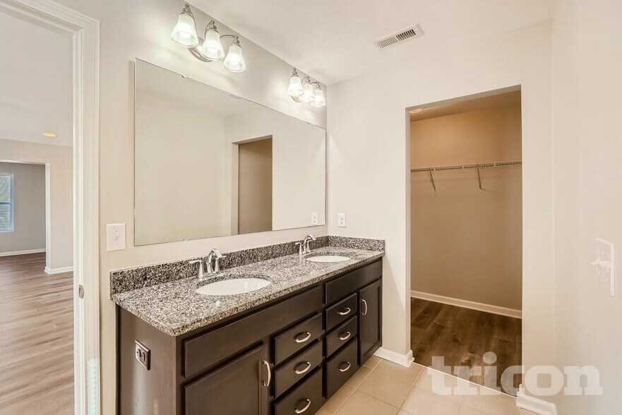 Building Photo - 15015 Ockeechobee Ct