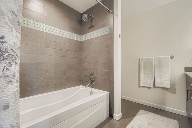 Building Photo - Luxury Pearl Street 1BDR