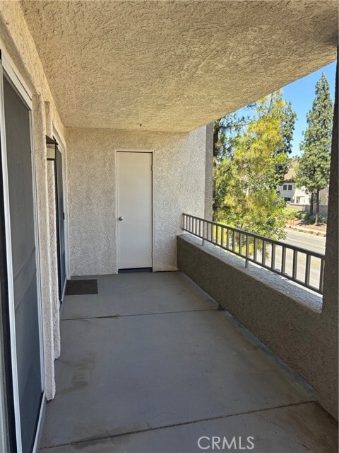 Building Photo - 1023 Vista Del Cerro Dr