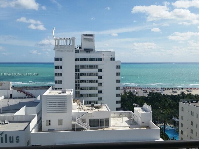 Building Photo - 1800 Collins Ave