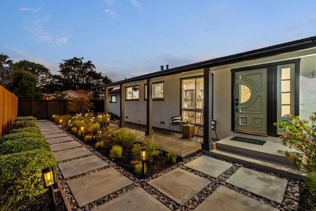 Building Photo - 2501 Fleetwood Dr