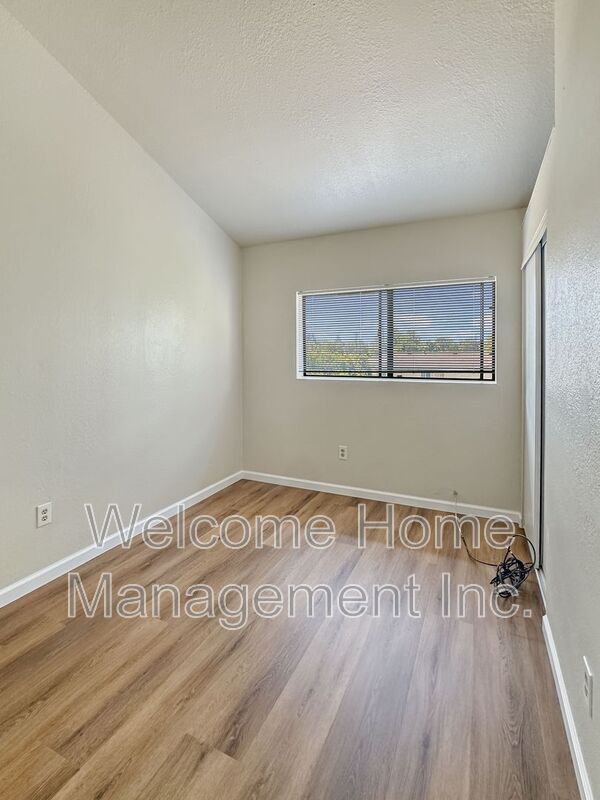 Building Photo - 15609 Via Granada