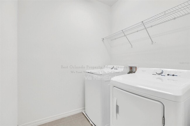 Building Photo - 1225 Countrymen Ct