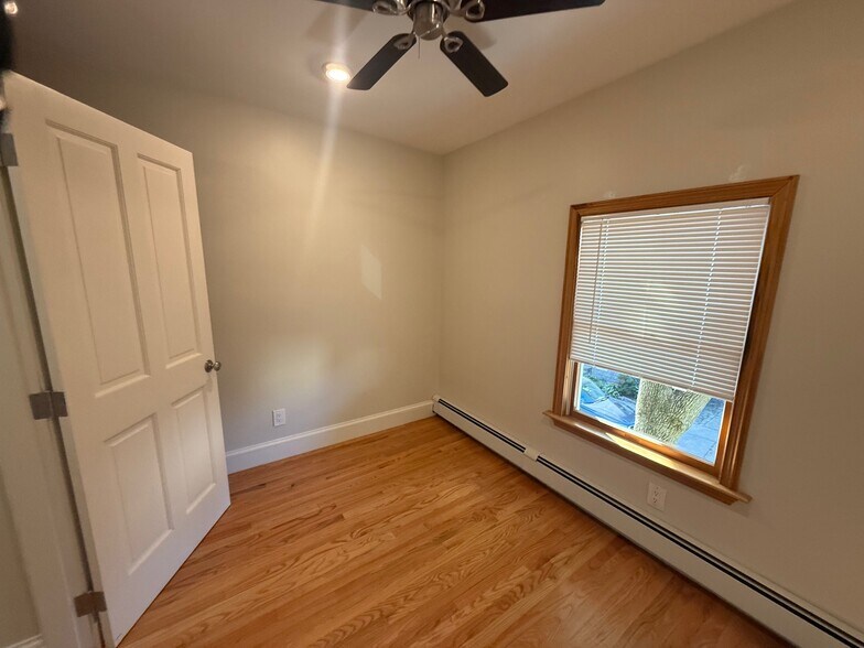 Building Photo - 48 Shannon St