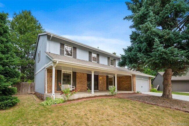 Primary Photo - Beautiful 4 bedroom home in the Knolls nei...