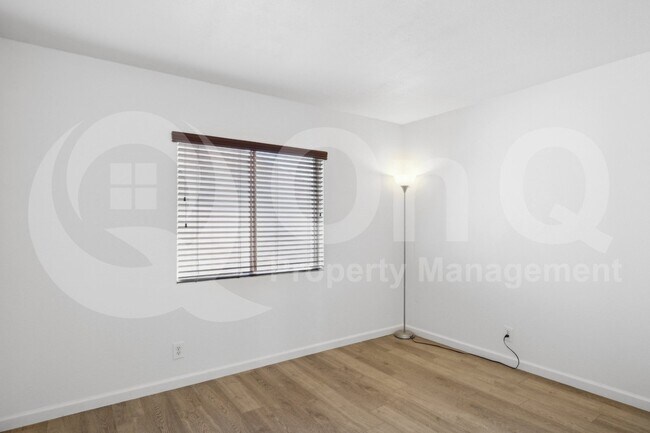 Building Photo - 9300 E Kalil Dr
