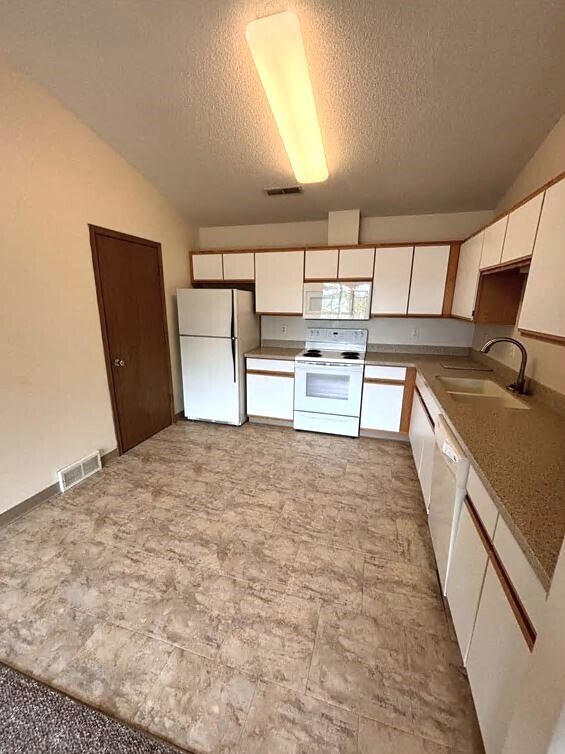 Building Photo - 923 Boston Way