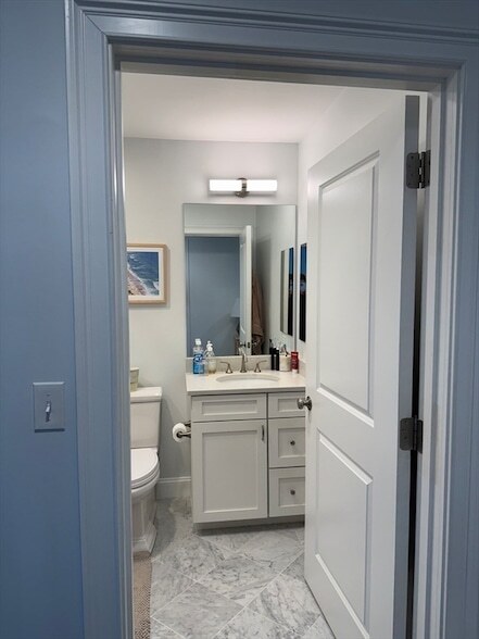 Building Photo - 728 E Broadway