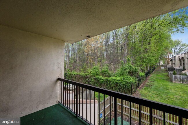 Building Photo - 10106 Campus Way S