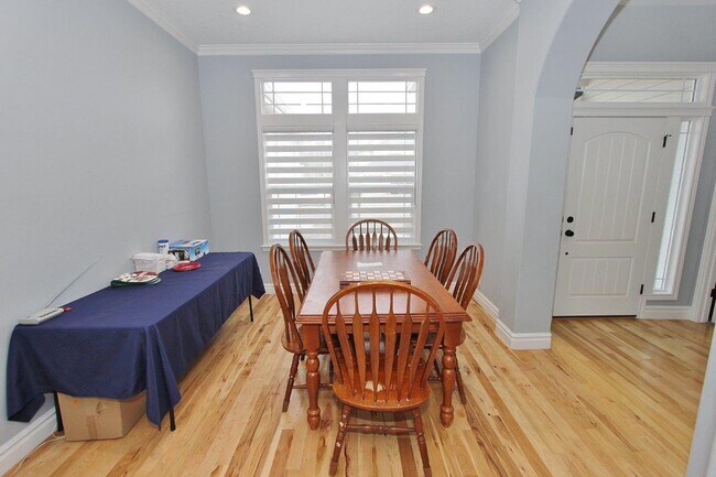 Building Photo - Immaculate Home Nestled in a Quiet Neighbo...