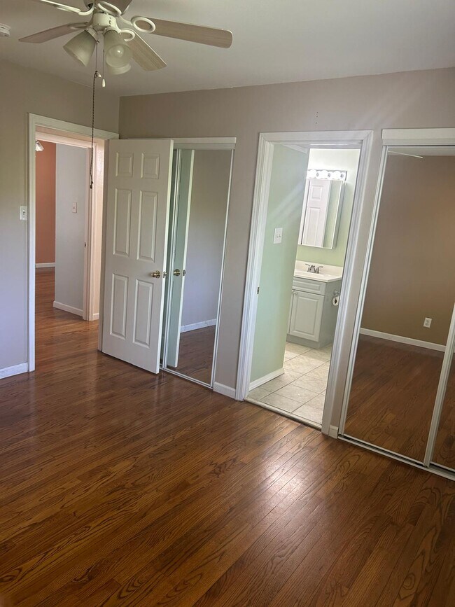 Building Photo - 375 Messina Dr