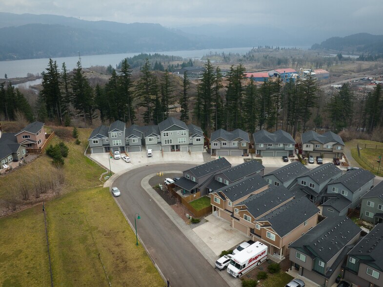 neighborhood - 1295 Windsong Dr