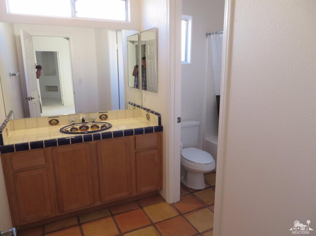 Building Photo - 53585 Avenida Velasco