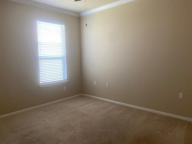 Building Photo - 721 Independence Creek Ln