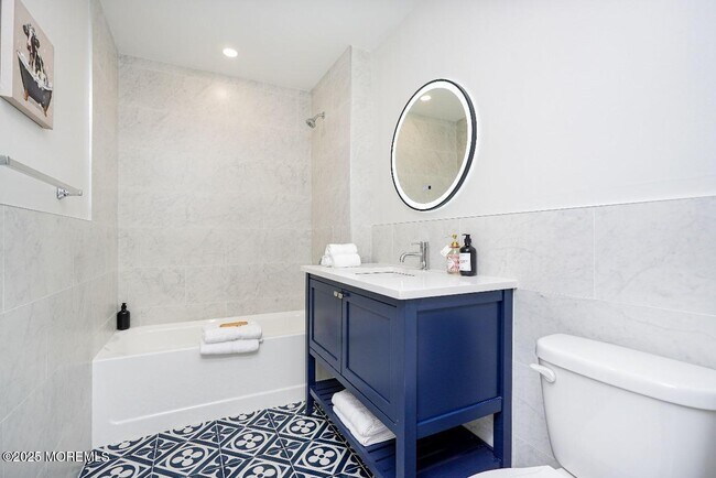 Building Photo - 27 3rd Ave