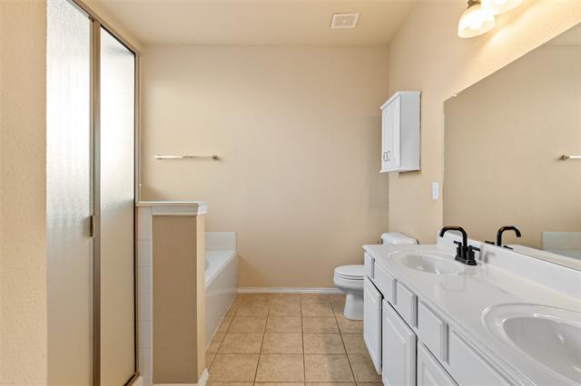 Building Photo - 504 Teal Ln