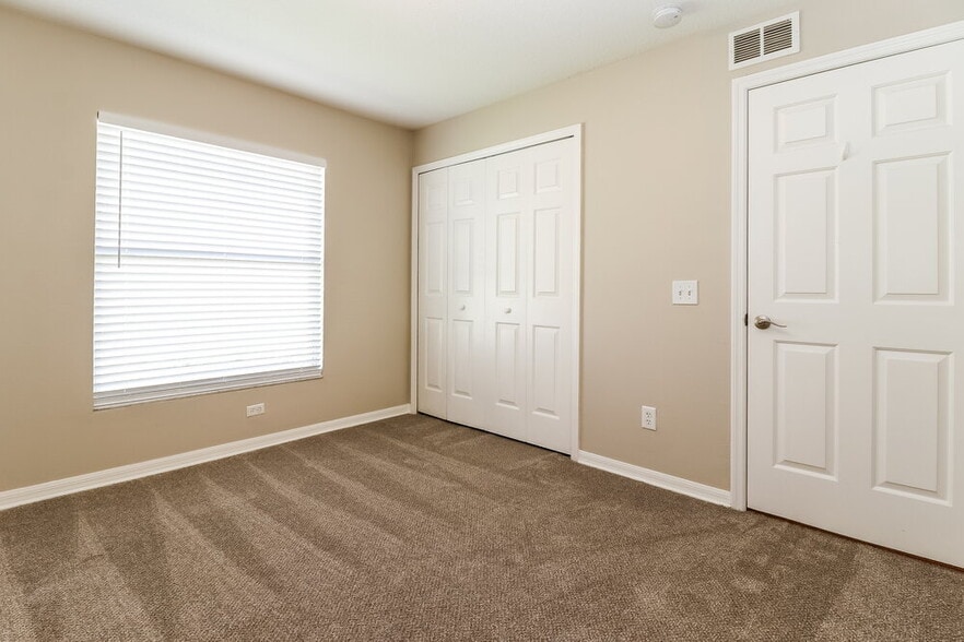 Building Photo - 8646 Persea Ct