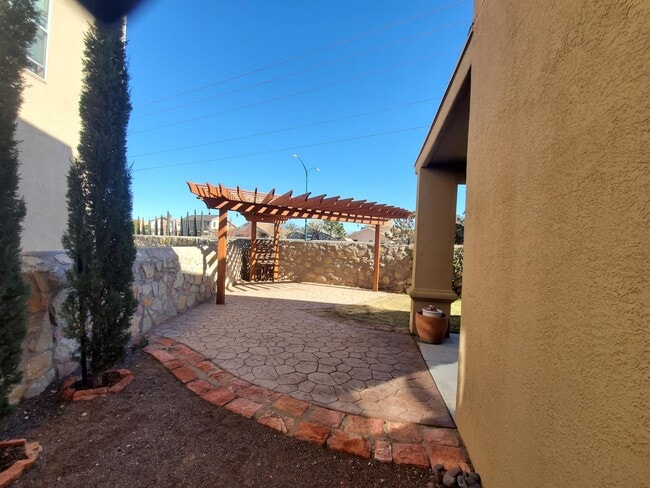 Building Photo - 3710 Grand Bahamas Dr