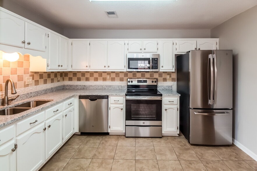 Building Photo - 5456 Pollard Dr