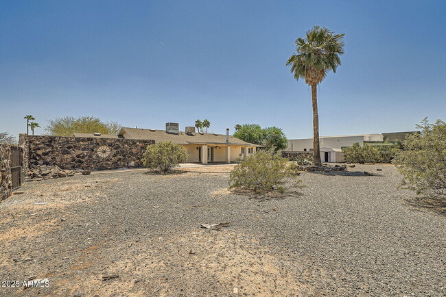 Building Photo - 6220 E Gold Dust Ave