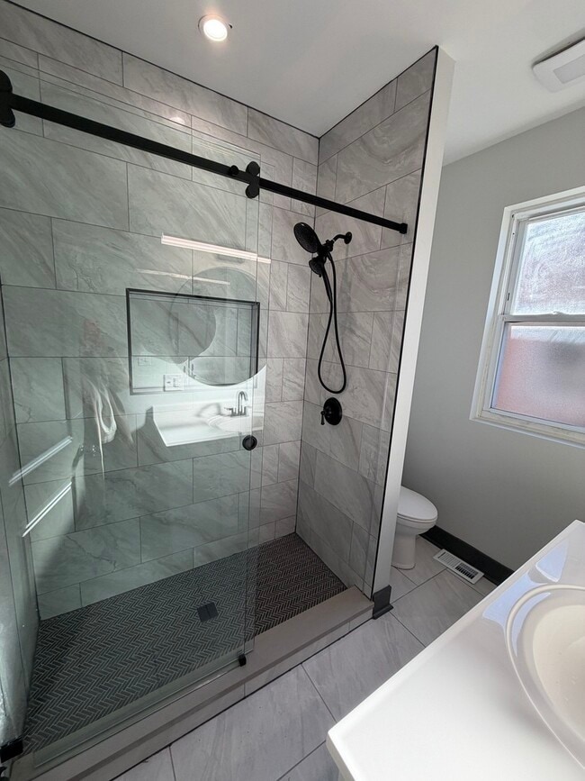 Building Photo - 1812 S 58th Ct