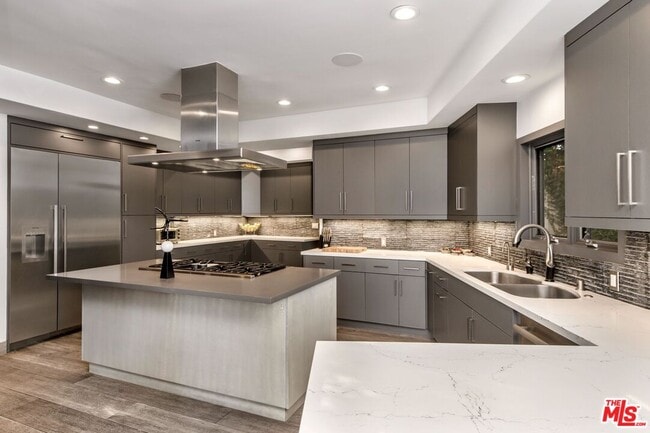 Building Photo - 11955 Pinnacle Pl