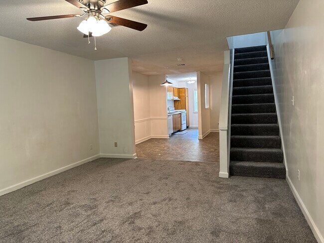 Building Photo - 2500 Avent Ferry Rd