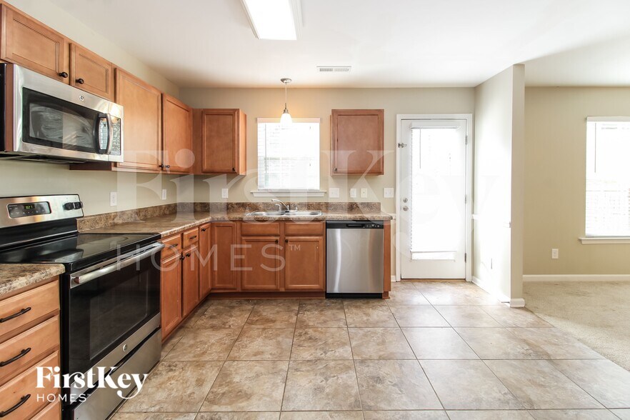 Building Photo - 4640 Midstream Crossing Dr