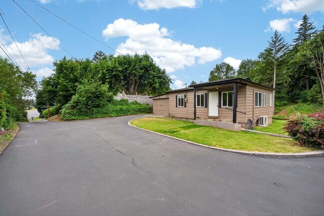 Building Photo - 2 Bedroom Home Backing to Fallen Leaf Park & Trail System in Camas Community