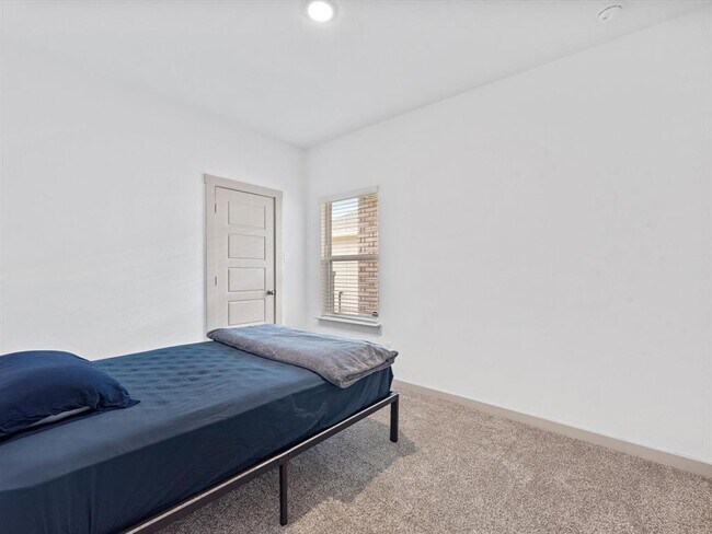 Building Photo - 12525 Abbey House Ct