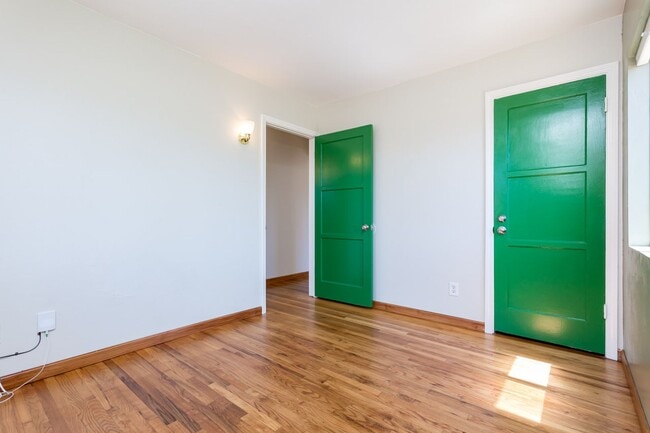 Building Photo - Charming San Diego Home with Large Backyard!