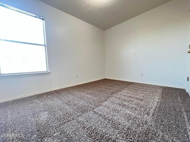 Building Photo - 3500 Tierra Zafiro Dr