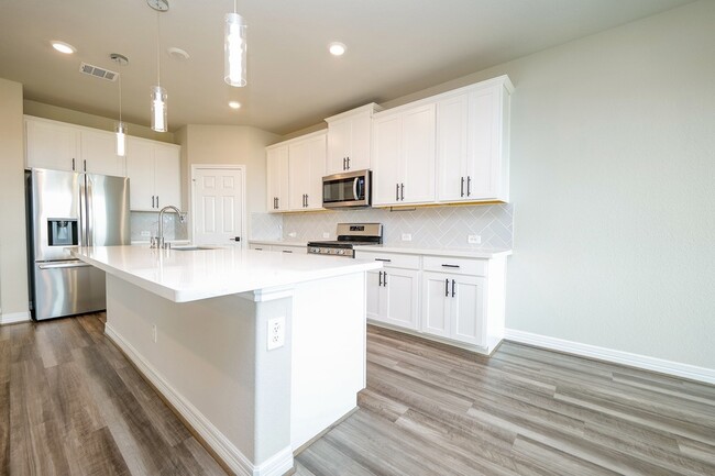 Building Photo - 31426 Whitcombe Summit Wy