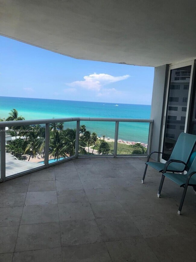 Primary Photo - 6301 Collins Ave