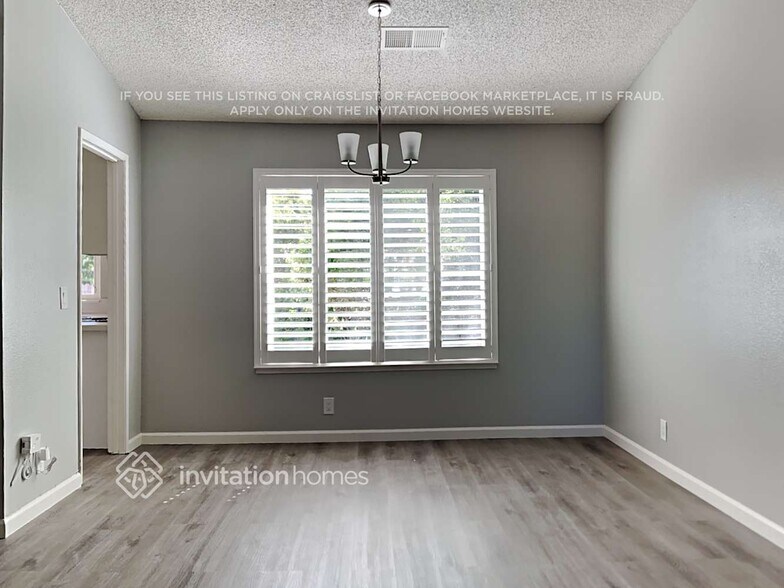 Building Photo - 809 Blackspur Dr
