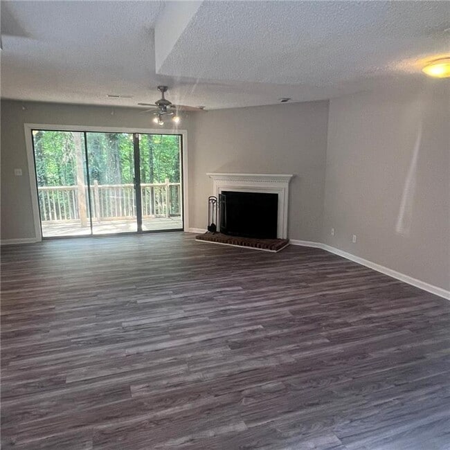 Building Photo - 3045 Steeplechase Dr