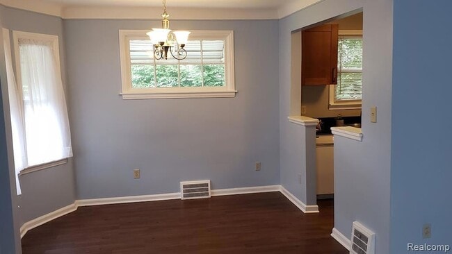 Building Photo - 1261 Pearson St