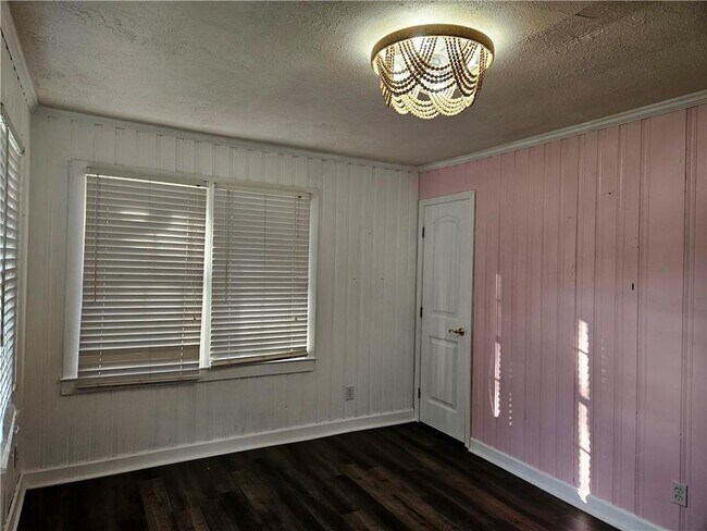 Building Photo - 1455 Courtney Ln