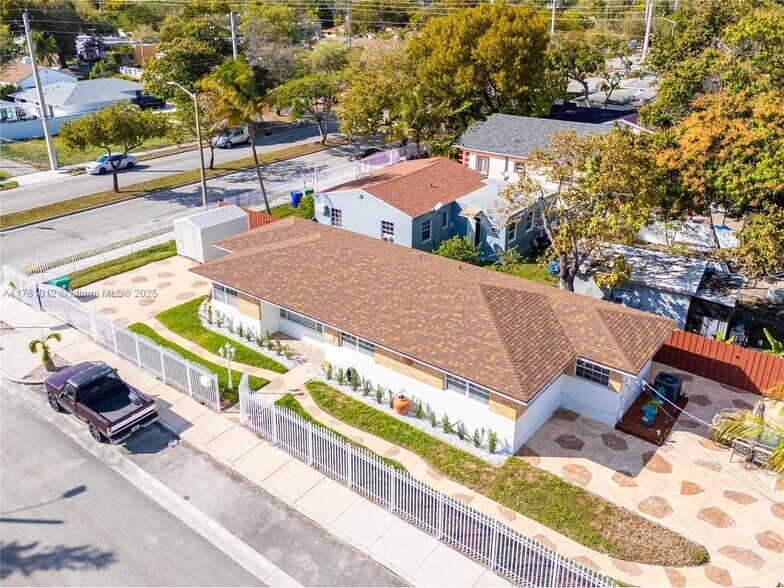 Building Photo - 431 NW 47th St