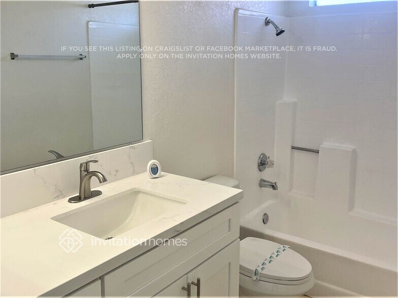 Building Photo - 14269 Hillcrest Dr