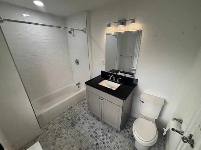 Building Photo - Single Family Home Available for Rent in t...