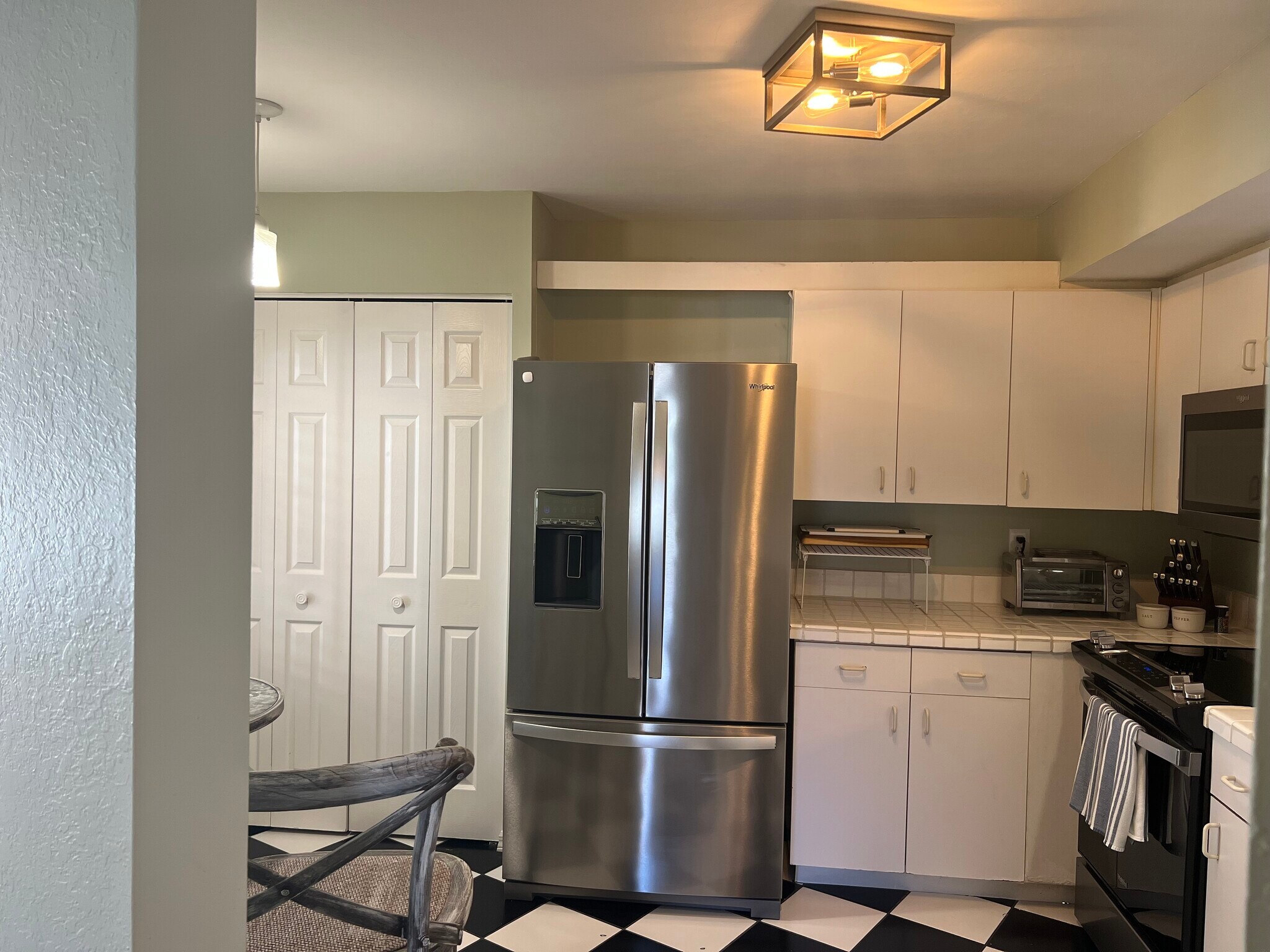 Kitchen - 1096 Woodshire Ln
