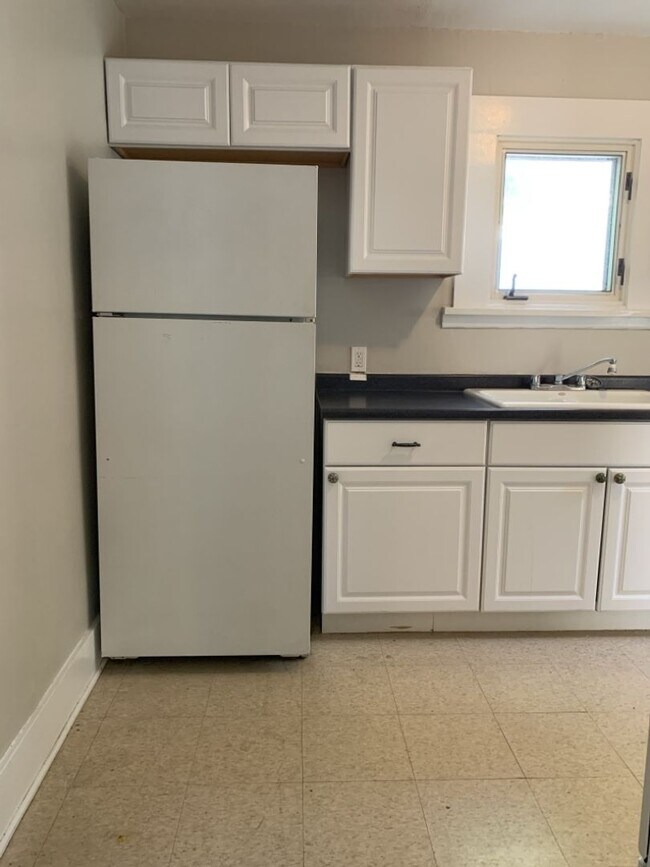 Building Photo - STUDENTS WELCOME! Adorable Single-Family Home in Historic Old Town