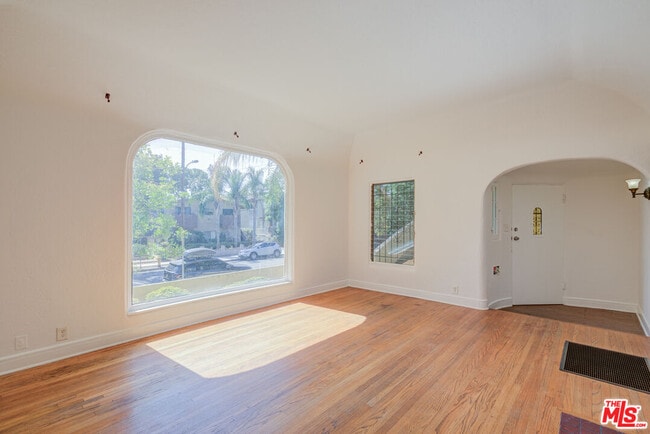 Building Photo - 4427 Finley Ave