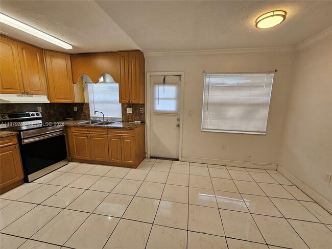 Building Photo - 3019 SW 68th Terrace